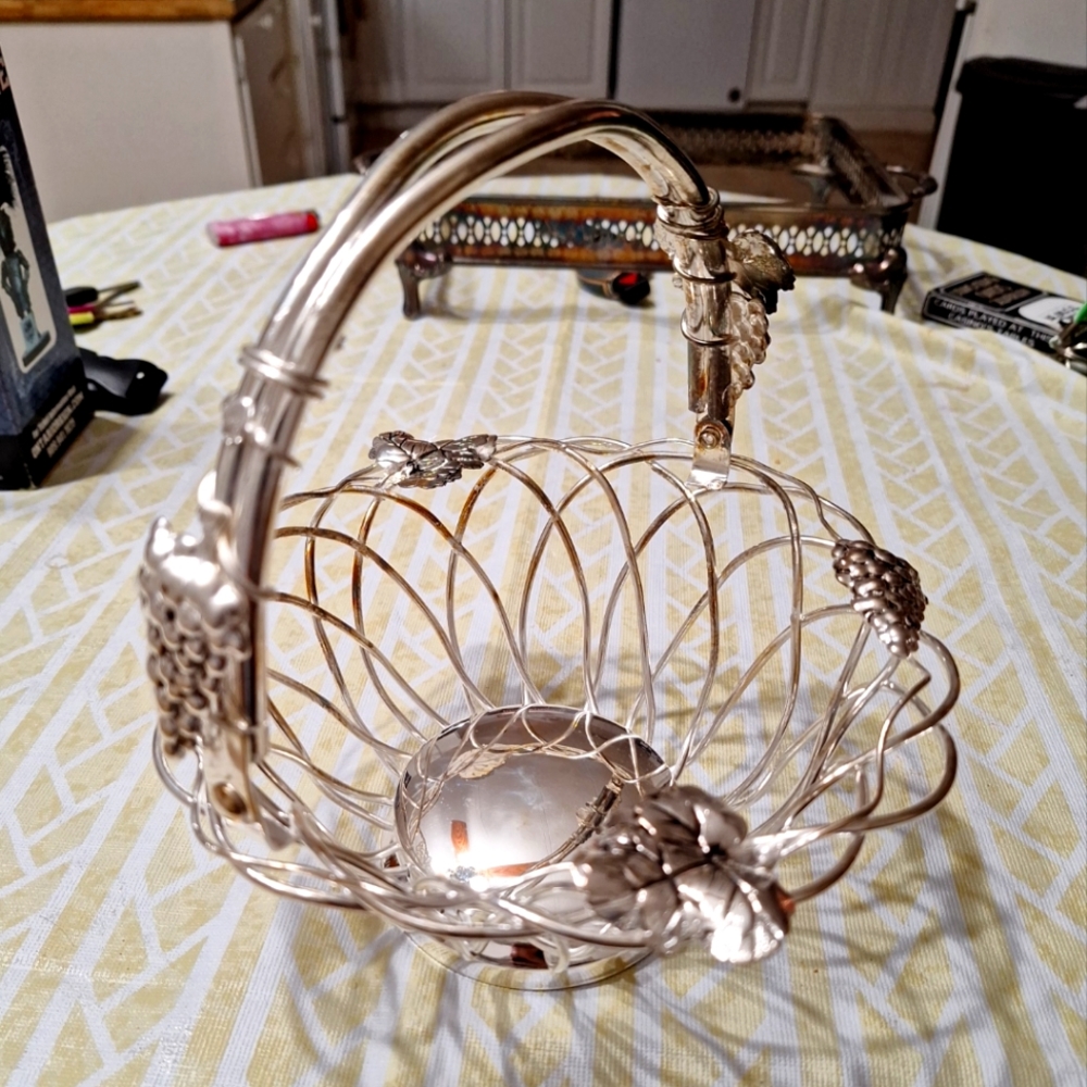 Vintage Godinger Silver Plates Wired Basket
